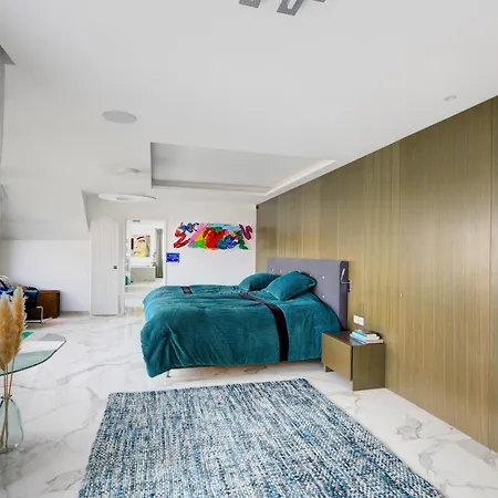 Luxury 406m2 For 8 With 3 Balconies Apartment *