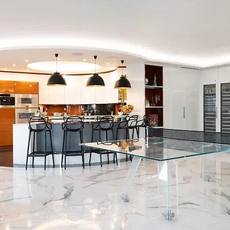 Apartment Luxury 406m2 For 8 With 3 Balconies *