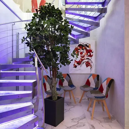 Luxury 406m2 For 8 With 3 Balconies Puteaux