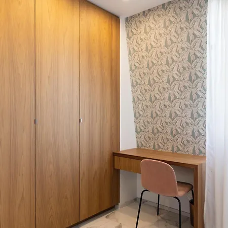 Luxury 406m2 For 8 With 3 Balconies Apartment