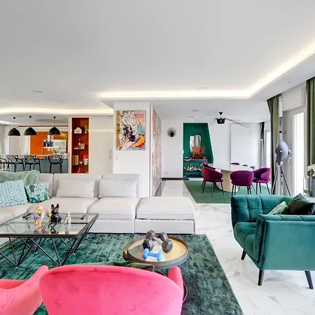 Luxury 406m2 For 8 With 3 Balconies Puteaux