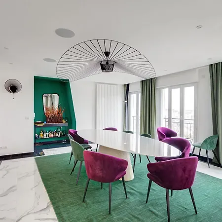 아파트 Luxury 406m2 For 8 With 3 Balconies